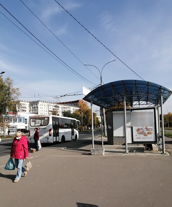 Фотография рекламного носителя, тип: Остановка, адрес: Ленинский пр-т., д.22а, поз.2, Йошкар-Ола, Республика Марий Эл, Россия. Сторона A1-A10 №961405