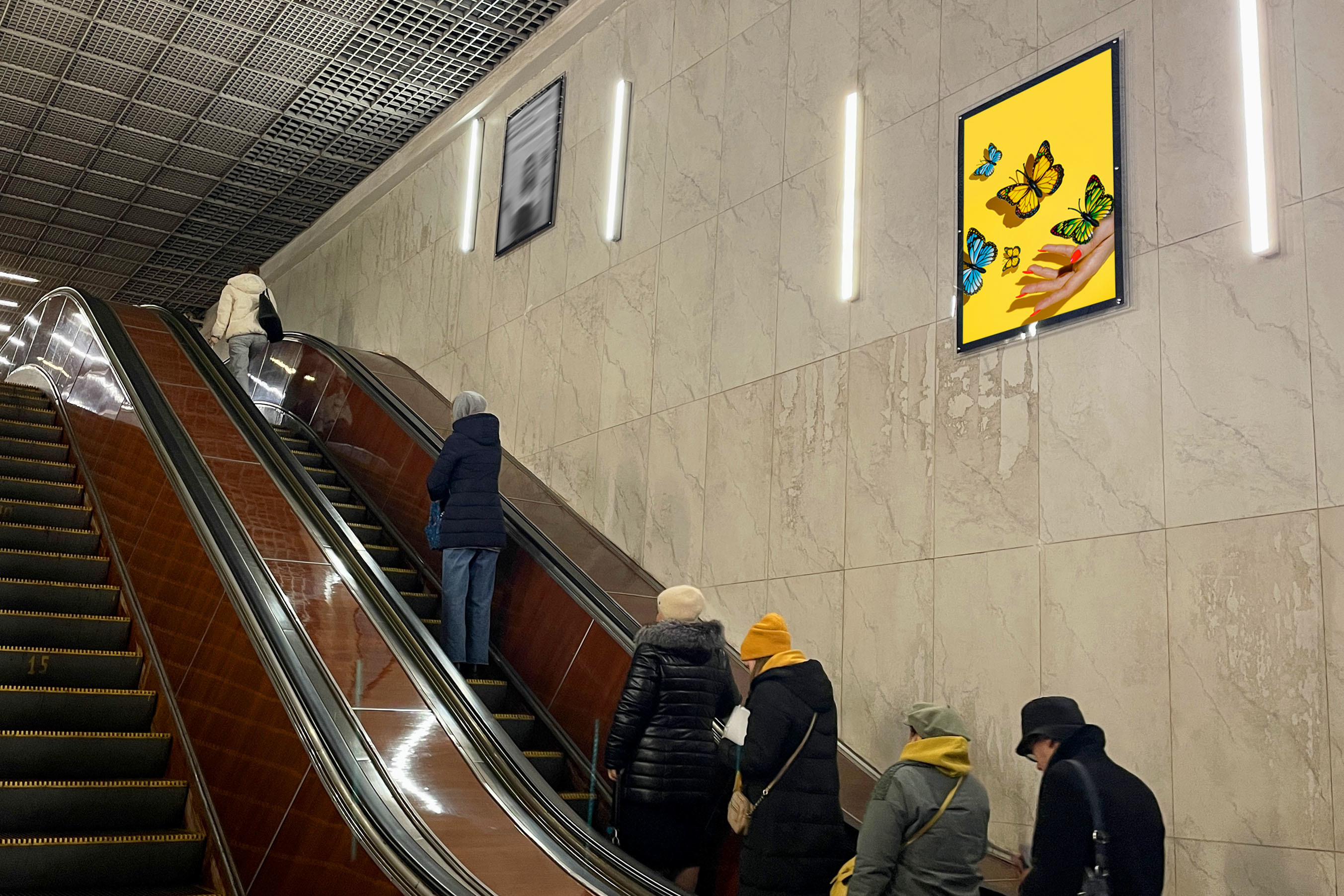 Фотография рекламного носителя, тип: Кристалайт, адрес: Станция метро «Беговая», линия Таганско-Краснопресненская, Москва, Россия. Сторона/вариант №1001848