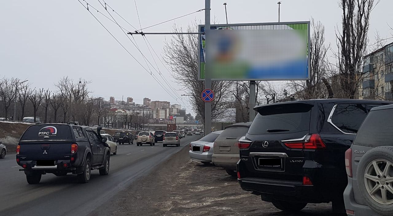 Фотография рекламного носителя, тип: Билборд 3x6, адрес: 100-лет Владивостоку ул., д.74, Владивосток, Приморский край, Россия. Сторона А1-А3 №767165