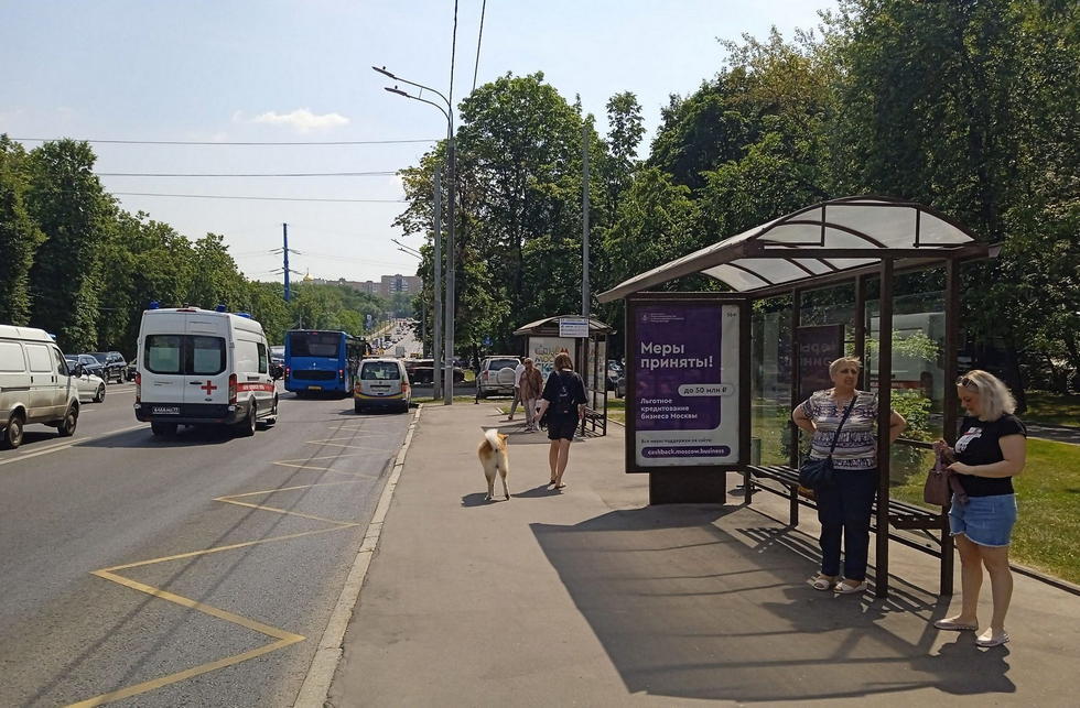 Фотография рекламного носителя, тип: Остановка 1.8x1.2, адрес: Нахимовский пр-т., ост. "Нагорная ул.", Москва, Россия. Сторона А №930114