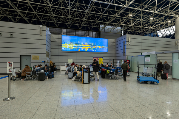 Фотография рекламного носителя, тип: Лайтбокс, адрес: Аэропорт «Адлер», Мира ул., д.50, Адлер, Краснодарский край, Россия. Сторона/вариант №1056199