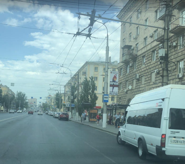 Фотография рекламного носителя, тип: Панель-кронштейн, адрес: Комсомольская ул., ост. Дом Техники, поз.2, Волгоград, Волгоградская область, Россия. Сторона A №1096167