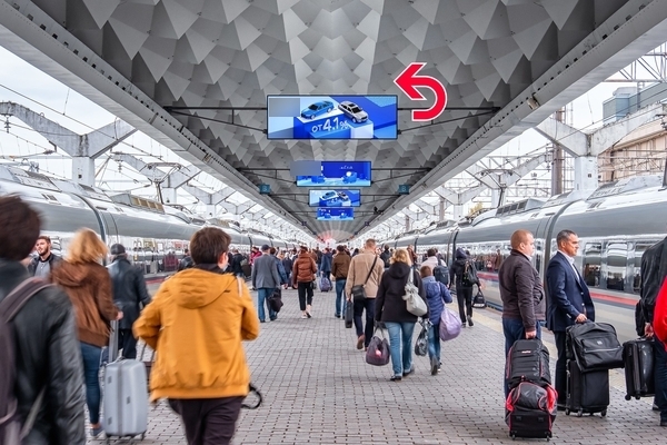 Фотография рекламного носителя, тип: Видеоэкран, адрес: ЖД вокзал «Московский», Невский пр-т., д.85, Санкт-Петербург, Россия. Сторона/вариант A2 №1060537