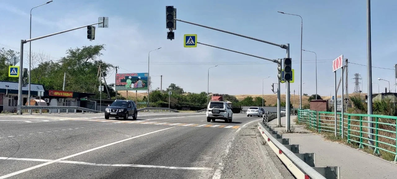 Фотография рекламного носителя, тип: Билборд 3x6, адрес: Черкесск-авто.Кавказ а/д., поворот на Архыз, Черкесск, Республика Карачаево-Черкесия, Россия. Сторона Б №1072670