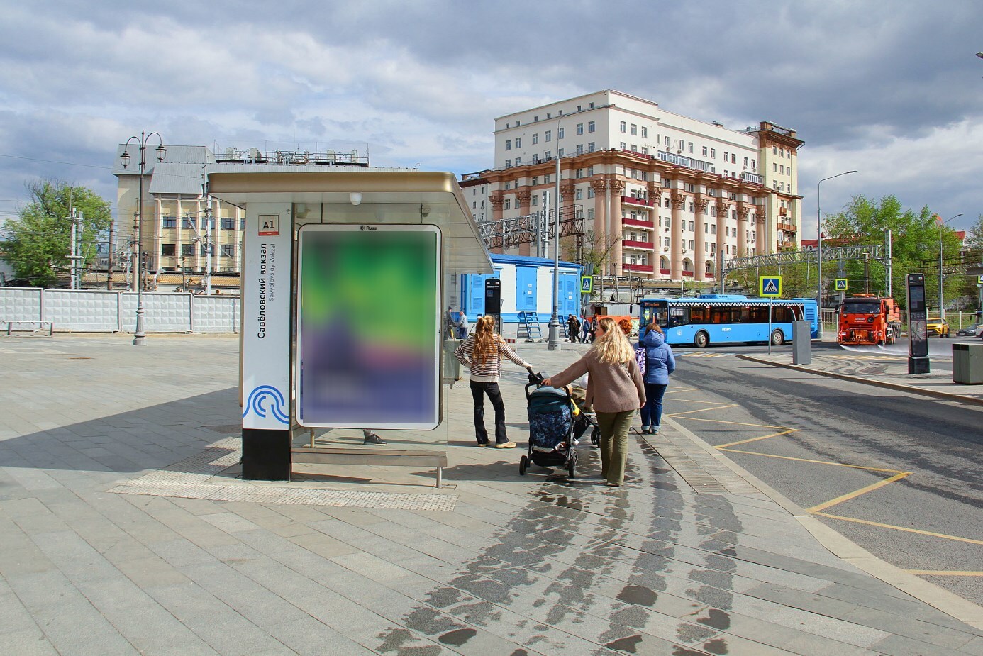 Фотография рекламного носителя, тип: Остановка 1.8x1.2, адрес: Савеловского вокзала пл., ост. "Савеловский вокзал", поз.1, Москва, Россия. Сторона Б1 №576237