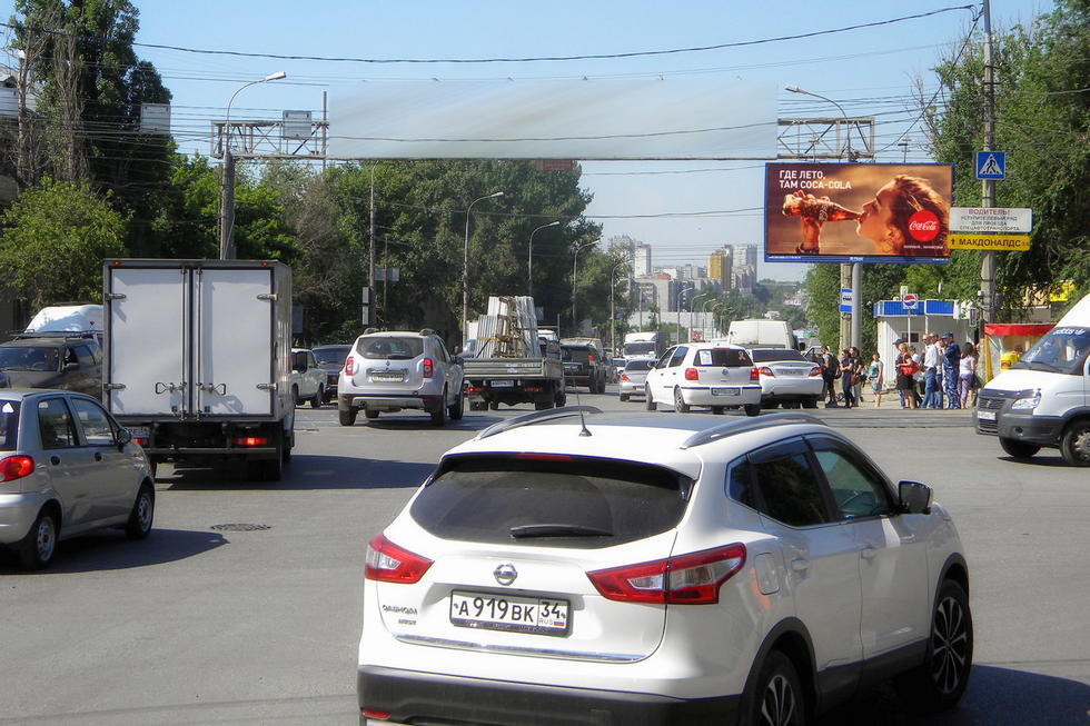Фотография рекламного носителя, тип: Билборд 3x6, адрес: Маршала Рокоссовского ул. Х Ангарская ул., Волгоград, Волгоградская область, Россия. Сторона А №337742