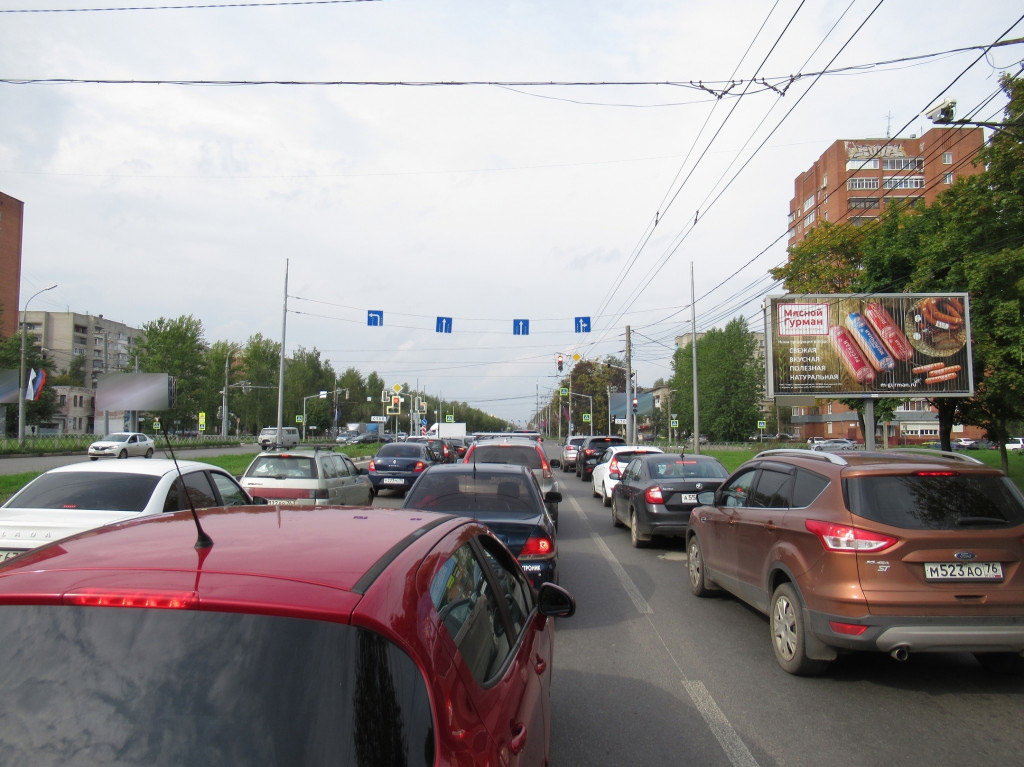 Фотография рекламного носителя, тип: Билборд 3x6, адрес: Ленинградский пр-т., 60м до пересечения с ул.Е.Колесовой, Ярославль, Ярославская область, Россия. Сторона А1-А3 №354078