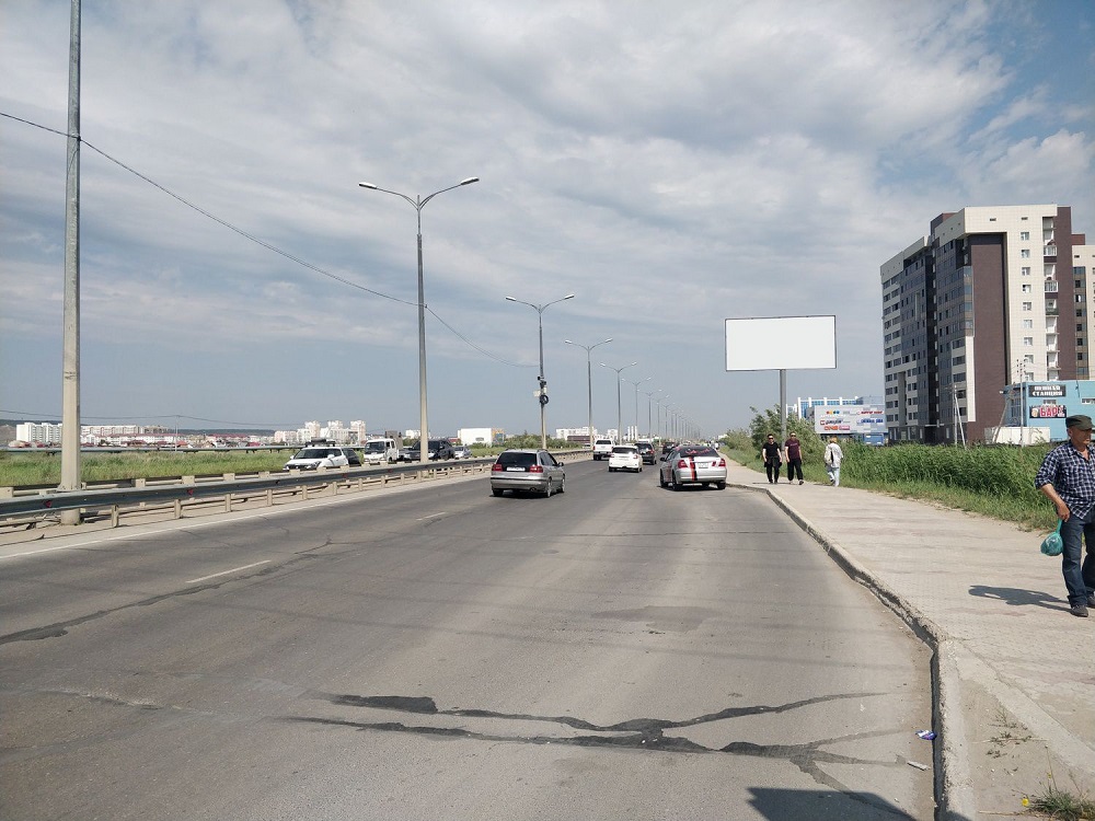 Фотография рекламного носителя, тип: Билборд 3x6, адрес: Дзержинского ул., д.78, Якутск, Республика Саха (Якутия), Россия. Сторона А №1053927
