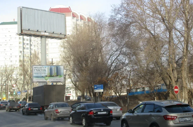 Фотография рекламного носителя, тип: Суперсайт 5x12, адрес: ул. Тракторная - пр. им. 50 лет Октября, Саратов, Саратовская область, Россия. Сторона Б №1078153