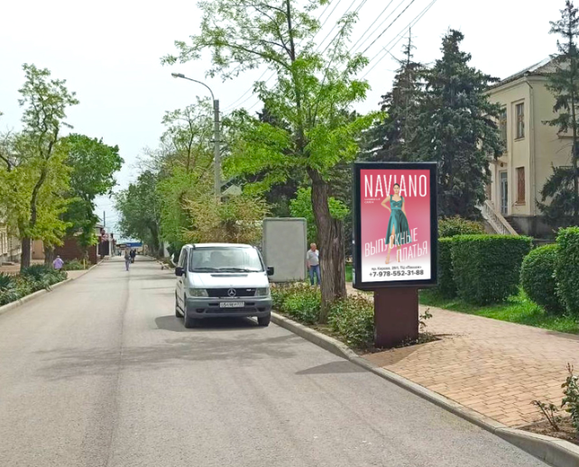 Фотография рекламного носителя, тип: Ситиформат 1.8x1.2, адрес: Генерала Горбачева ул., д.7, поз.2, Феодосия, Республика Крым, Россия. Сторона А №1081142