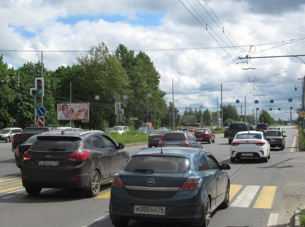 Фотография рекламного носителя, тип: Билборд 3x6, адрес: Ленинградский пр-т., 60м до пересечения с ул.Е.Колесовой, Ярославль, Ярославская область, Россия. Сторона Б №354079
