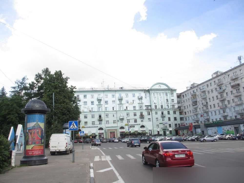 Фотография рекламного носителя, тип: Пиллар 3x1.4, адрес: Горького пл. Х Б.Покровская ул., д.56, Нижний Новгород, Нижегородская область, Россия. Сторона А1 №582897