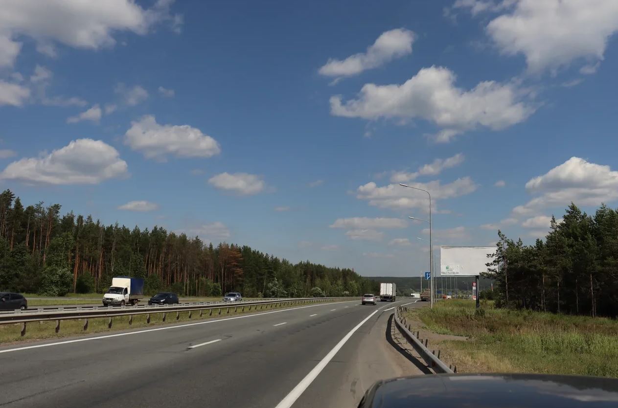 Фотография рекламного носителя, тип: Билборд 3x6, адрес: Трасса М7 возле АЗС Лукойл, Елабуга, Республика Татарстан, Россия. Сторона A №871263