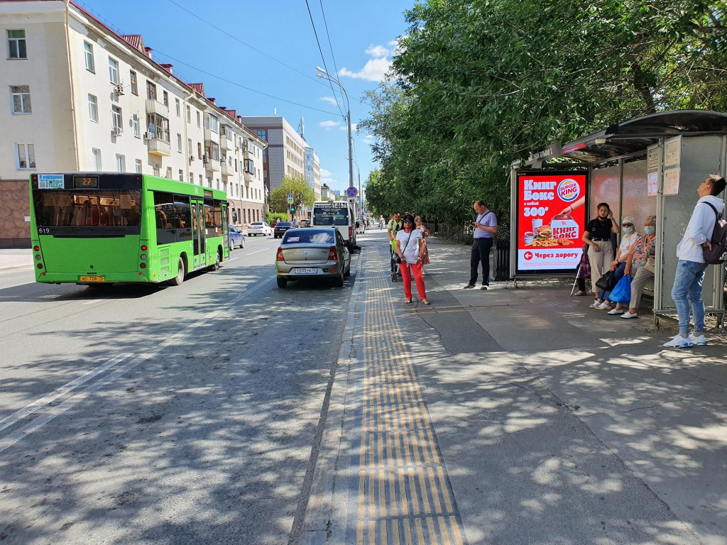 Фотография рекламного носителя, тип: Остановка 1.8x1.2, адрес: Ленина ул., д.52, ост."Цветной бульвар", Тюмень, Тюменская область, Россия. Сторона А30 №748326