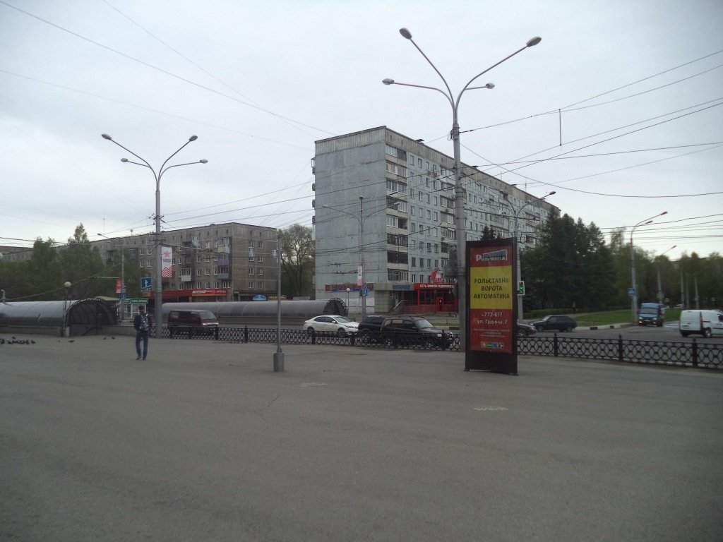 Фотография рекламного носителя, тип: Пиллар 3x1.4, адрес: Кирова ул., д.75, Новокузнецк, Кемеровская область, Россия. Сторона С №671933