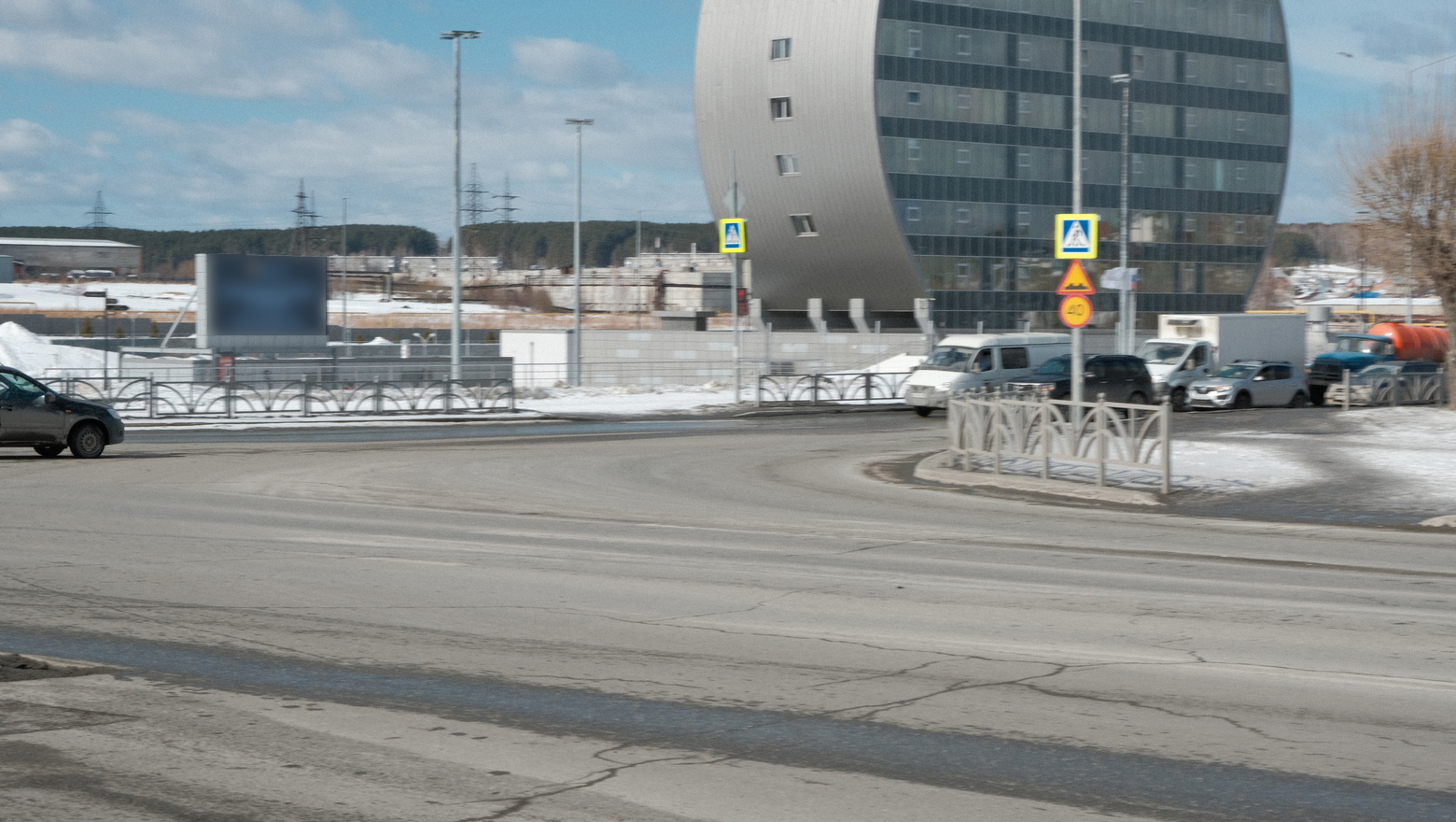 Фотография рекламного носителя, тип: Медиафасад, адрес: Ленина ул., д.18Б, Первоуральск, Свердловская область, Россия. Сторона A1-A10 №1069745