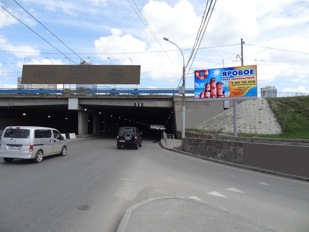 Фотография рекламного носителя, тип: Билборд 3x6, адрес: Димитровский мост, перед путепроводом, Новосибирск, Новосибирская область, Россия. Сторона Аh1-Аh4 №992648