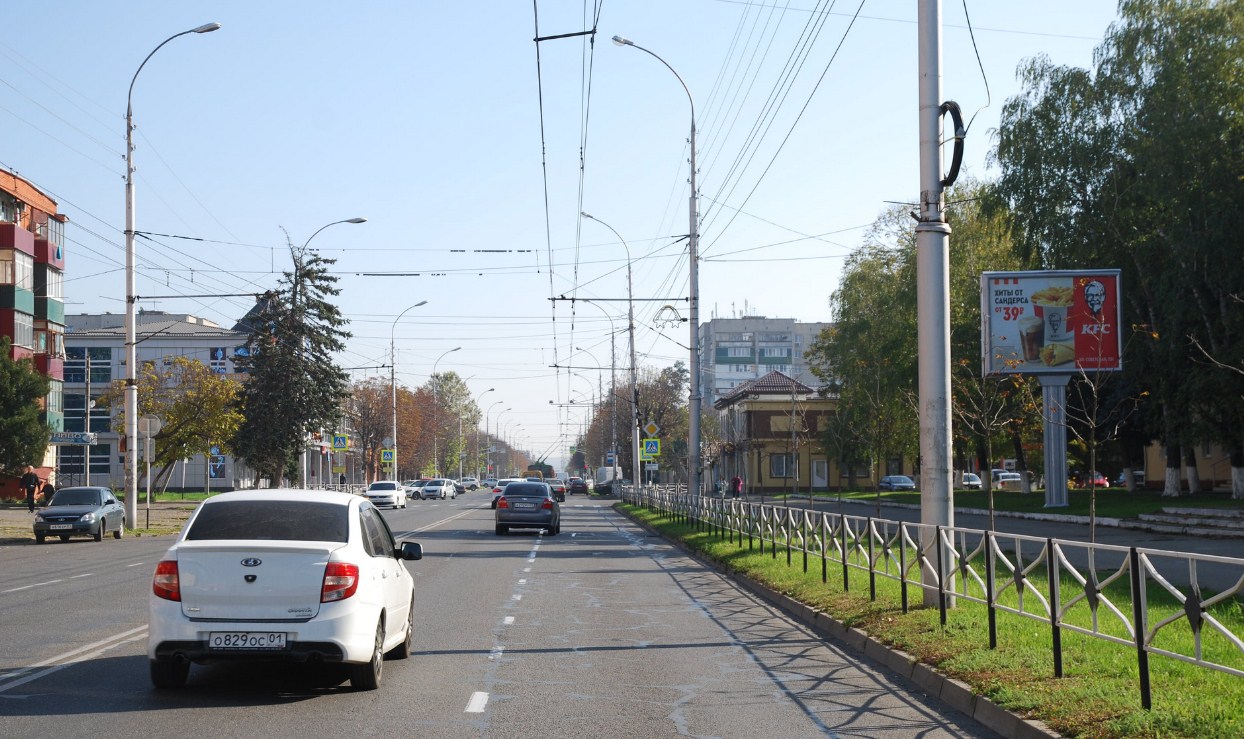 Фотография рекламного носителя, тип: Ситиборд 2.7x3.7, адрес: Пролетарская ул., д.353, Майкоп, Республика Адыгея, Россия. Сторона A1-A6 №1020973