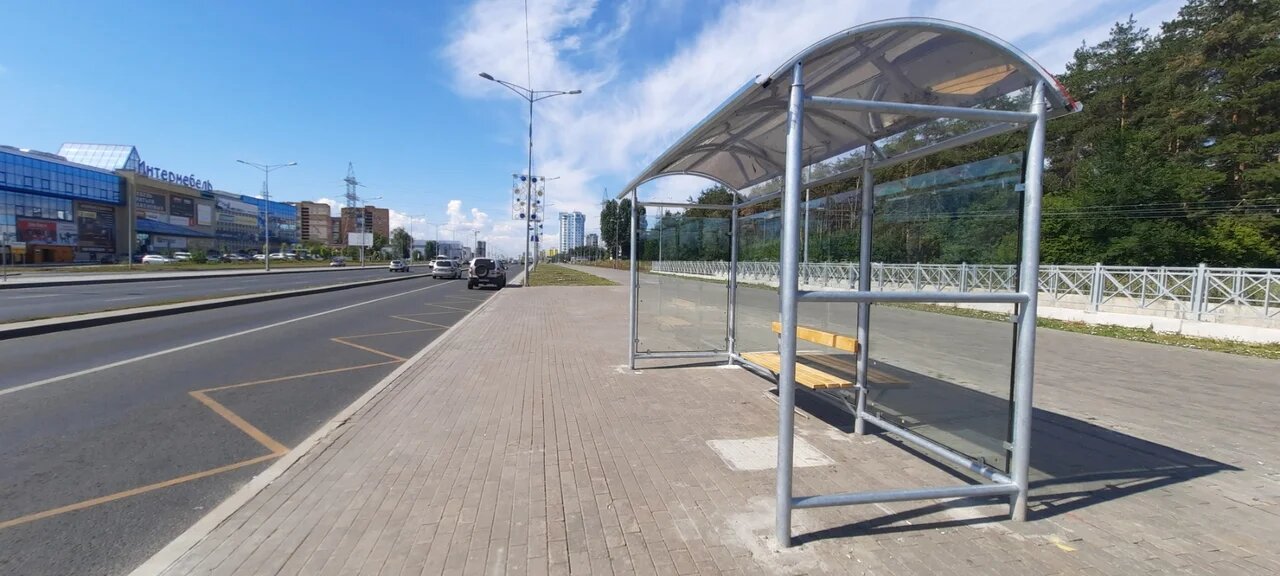 Фотография рекламного носителя, тип: Остановка 1.8x1.2, адрес: Московское ш. Х Парадная ул., д.46, Самара, Самарская область, Россия. Сторона B1 №828738