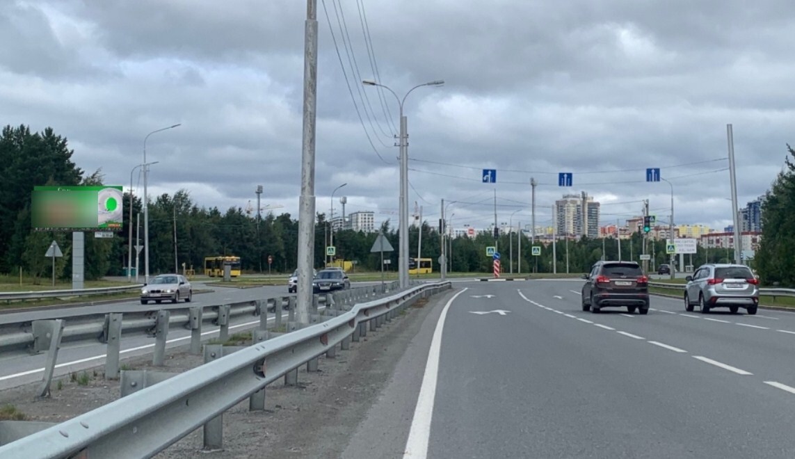 Фотография рекламного носителя, тип: Билборд 3x6, адрес: Югорский тракт, 1 100м от остановки "Парковая", Сургут, Ханты-Мансийский автономный округ – Югра, Россия. Сторона Б №960083