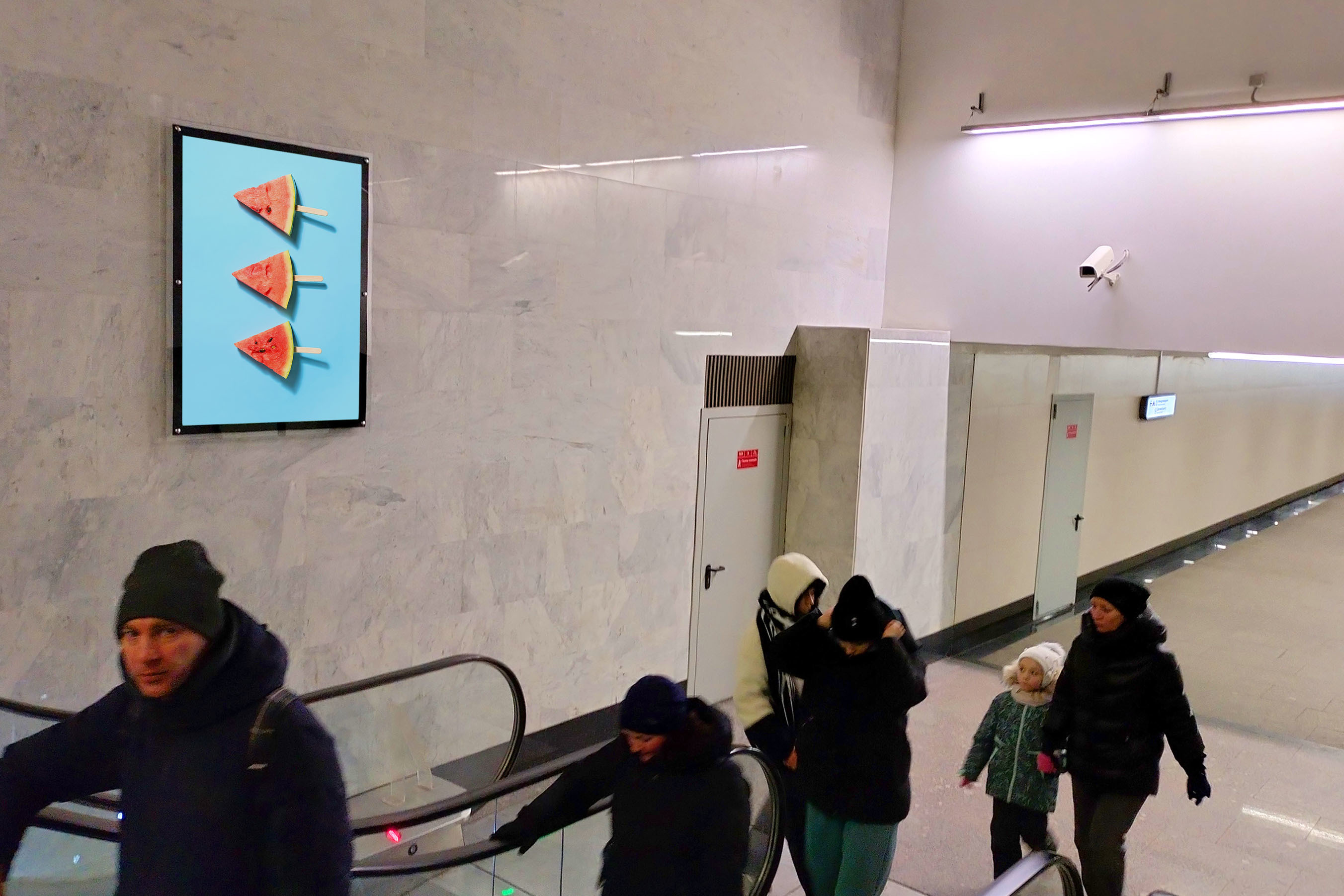 Фотография рекламного носителя, тип: Кристалайт, адрес: Станция метро «Международная», линия Филёвская, Москва, Россия. Сторона/вариант A №1055318