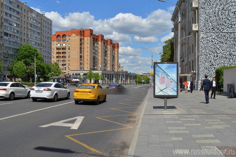 Фотография рекламного носителя, тип: Ситиформат 1.8x1.2, адрес: Якиманка Б. ул., д.37, Москва, Россия. Сторона А1 №334051