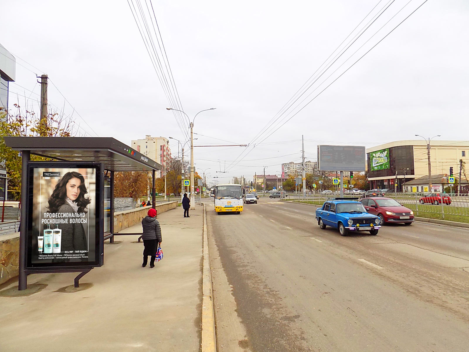 Фотография рекламного носителя, тип: Остановка 1.8x1.2, адрес: Победы пр-т., д.204, Симферополь, Республика Крым, Россия. Сторона B1 №869292