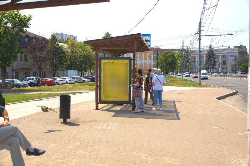 Фотография рекламного носителя, тип: Остановка 1.8x1.2, адрес: Советская ул., д.5, поз.1, Тула, Тульская область, Россия. Сторона B №805950