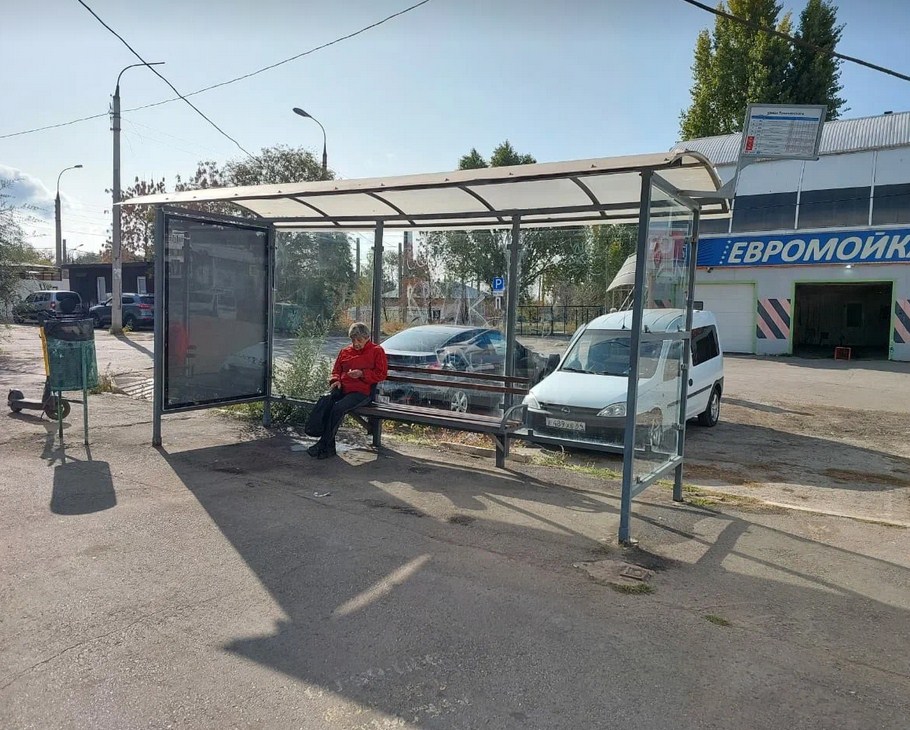 Фотография рекламного носителя, тип: Остановка 1.8x1.2, адрес: Партизанская ул., д.55 Х Тухачевского ул., Самара, Самарская область, Россия. Сторона A4 №1077313