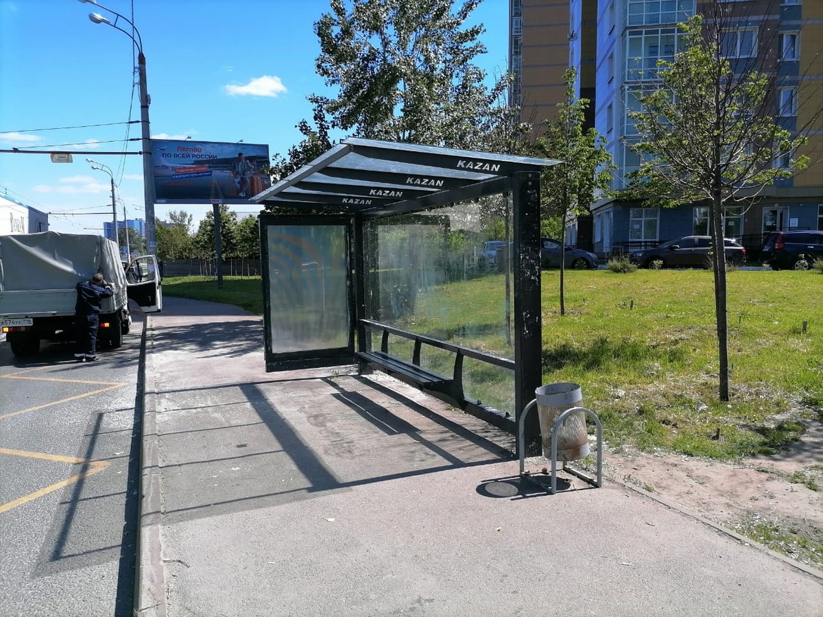 Фотография рекламного носителя, тип: Остановка 1.8x1.2, адрес: Краснококшайская ул., д.84б, корп.2, Казань, Республика Татарстан, Россия. Сторона А №1006981