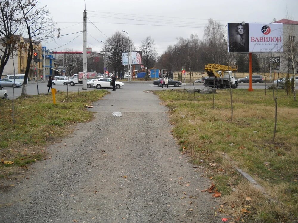 Фотография рекламного носителя, тип: Билборд 3x6, адрес: Барбашова ул. Х Доватора пр-т., д.43, Владикавказ, Республика Северная Осетия – Алания, Россия. Сторона А2 №451620