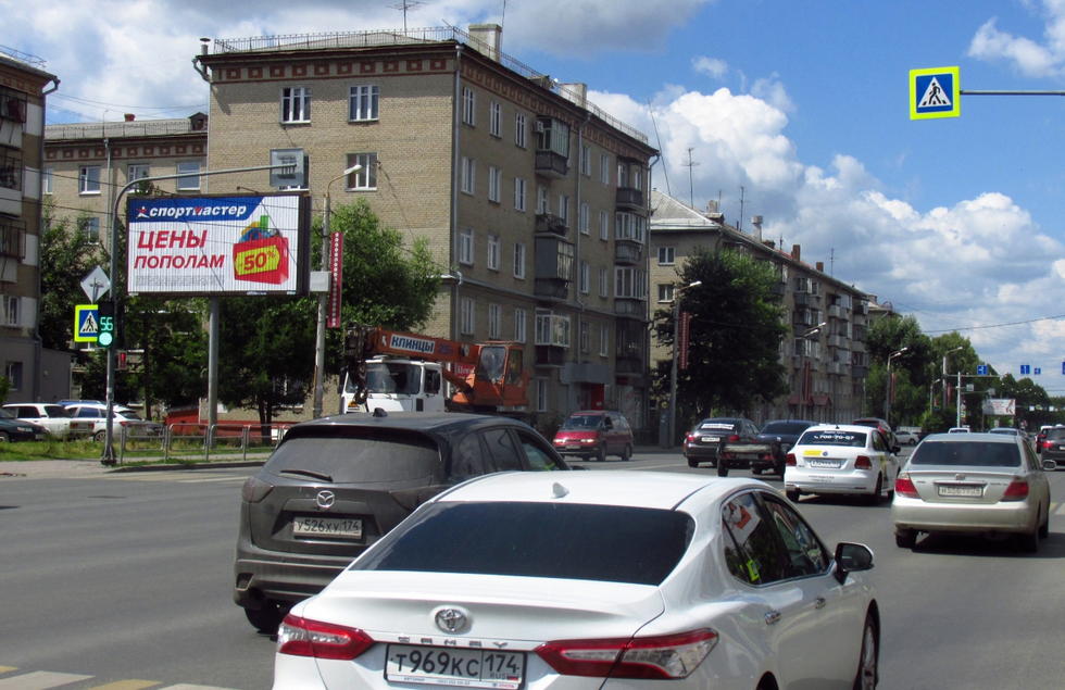 Фотография рекламного носителя, тип: Билборд 3x6, адрес: Худякова ул., д.21, Челябинск, Челябинская область, Россия. Сторона В1-B3 №376843