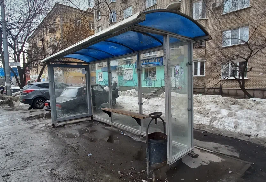 Фотография рекламного носителя, тип: Остановка 1.8x1.2, адрес: Б. Горная ул. Х Университетская ул., в центр, Саратов, Саратовская область, Россия. Сторона А №585278