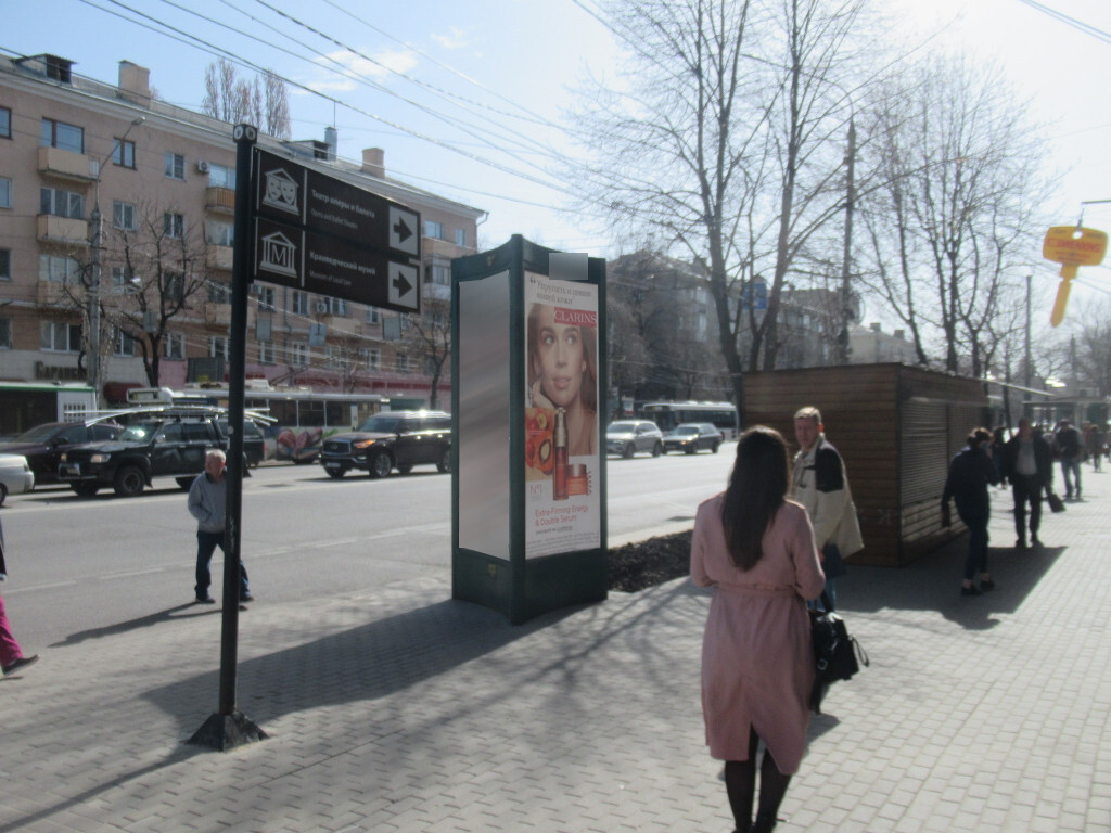 Фотография рекламного носителя, тип: Пиллар 3x1.4, адрес: Плехановская ул., д.51 Х Средне-Московская ул., Воронеж, Воронежская область, Россия. Сторона А3 №972493