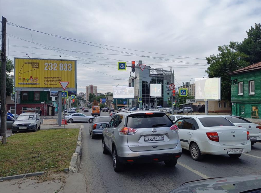 Фотография рекламного носителя, тип: Билборд 3x6, адрес: Соколовая ул. Х Симбирская ул., поз.1, Саратов, Саратовская область, Россия. Сторона Б1-Б3 №789887