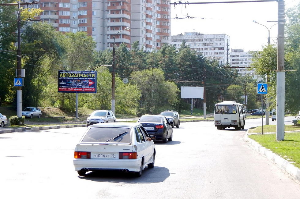 Фотография рекламного носителя, тип: Билборд 3x6, адрес: Южно-Моравская ул., д.13, Воронеж, Воронежская область, Россия. Сторона Б №434803