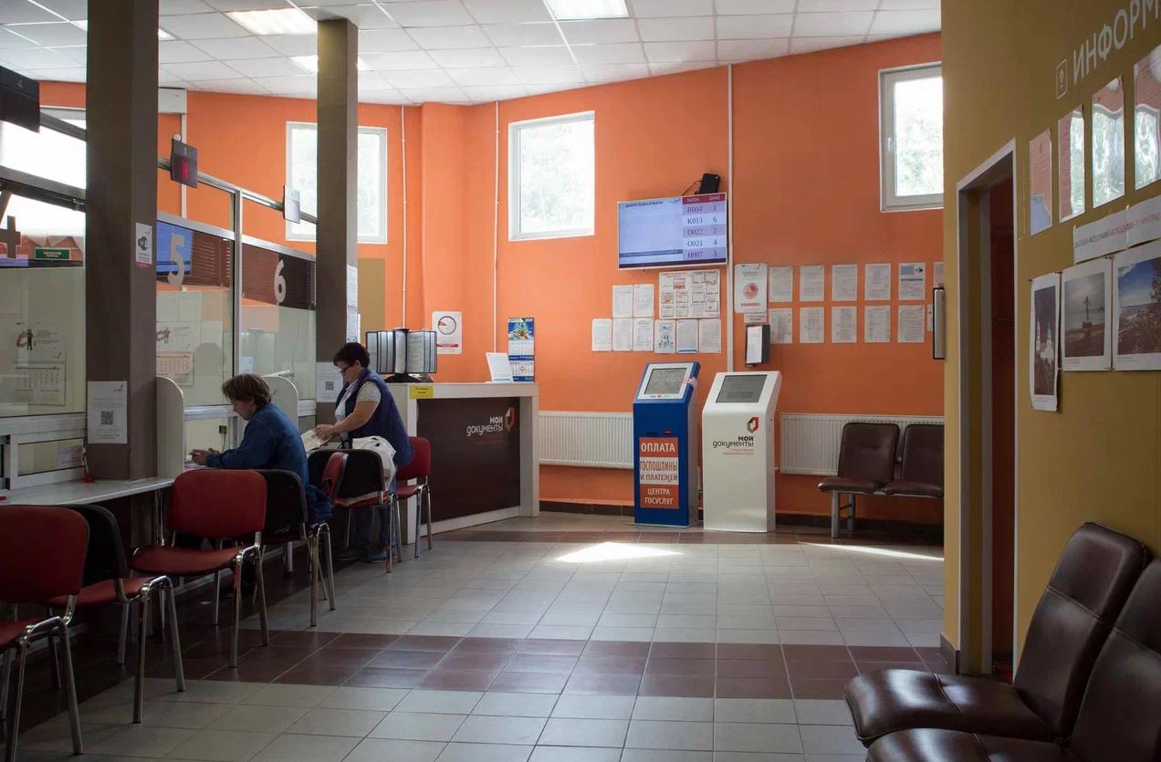 Фотография рекламного носителя, тип: Видеоэкран, адрес: МФЦ «», Ленинградское ш., д.6б, Отрадное, Ленинградская область, Россия. Сторона/вариант №946312