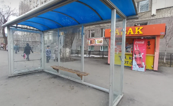 Фотография рекламного носителя, тип: Остановка 1.8x1.2, адрес: Б. Горная ул., ТК Форум, Саратов, Саратовская область, Россия. Сторона А №585282