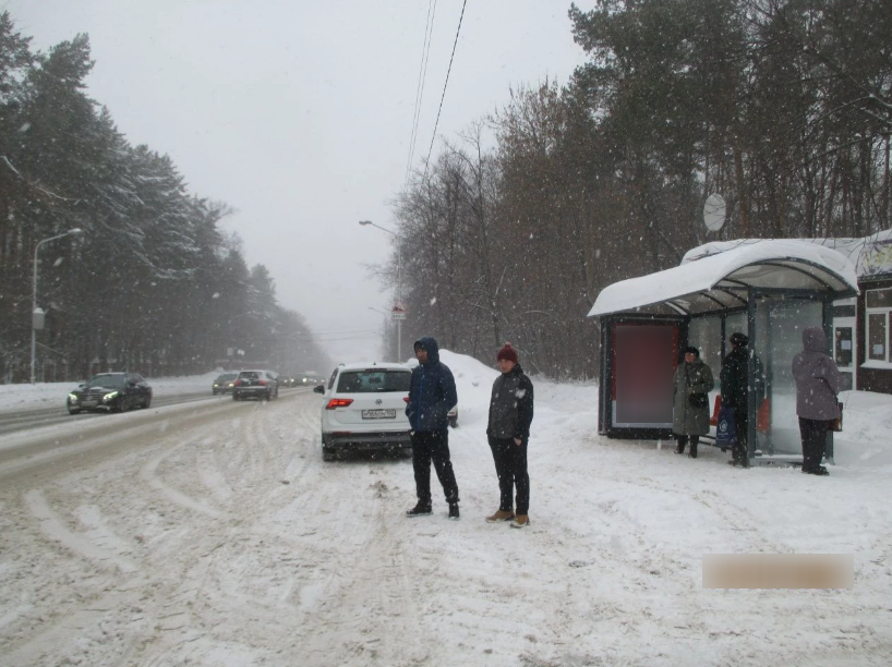 Фотография рекламного носителя, тип: Остановка 1.8x1.2, адрес: С. Агиша ул., д.4, Уфа, Республика Башкортостан, Россия. Сторона А №827574
