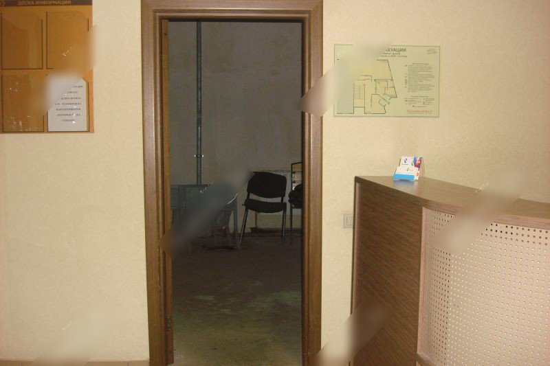 Фотография рекламного носителя, тип: Диспенсер листовок, адрес: Бизнес-центр «Булгар», Московская ул., д.25/29, Казань, Республика Татарстан, Россия. Сторона/вариант №655785