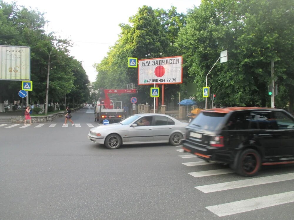 Фотография рекламного носителя, тип: Билборд 3x6, адрес: Куйбышева ул. Х Тамаева ул., Владикавказ, Республика Северная Осетия – Алания, Россия. Сторона A1-A3 №471087