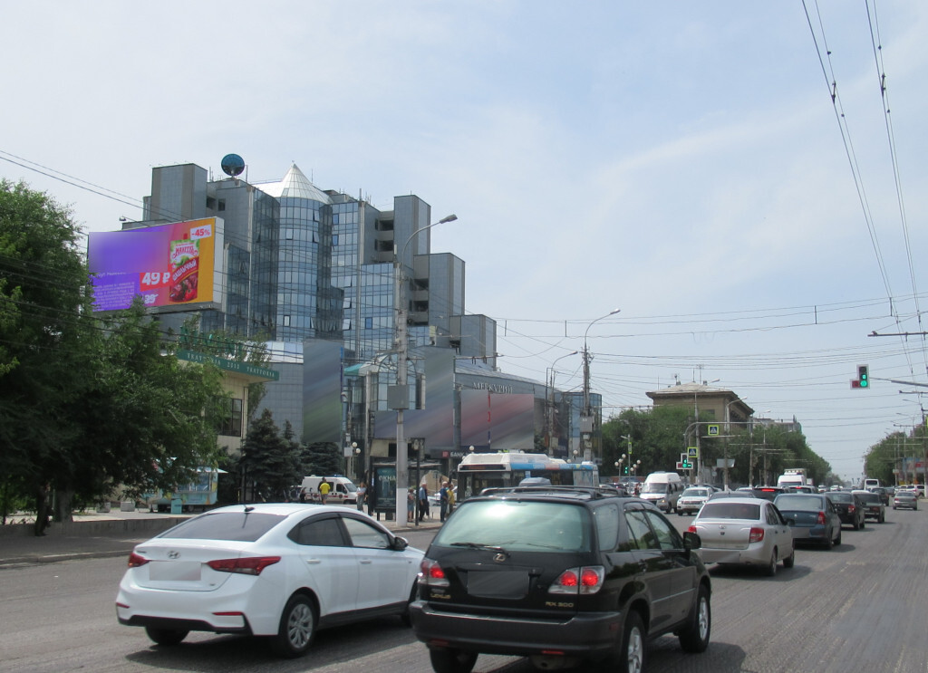 Фотография рекламного носителя, тип: Билборд 3x6, адрес: Рабоче-Крестьянская ул. Х Калинина ул., Волгоград, Волгоградская область, Россия. Сторона Б №1000449