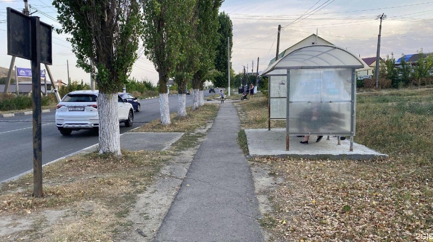 Фотография рекламного носителя, тип: Остановка 1.4x1.6, адрес: Фирстова ул., д.53, Вольск, Саратовская область, Россия. Сторона А №1078461