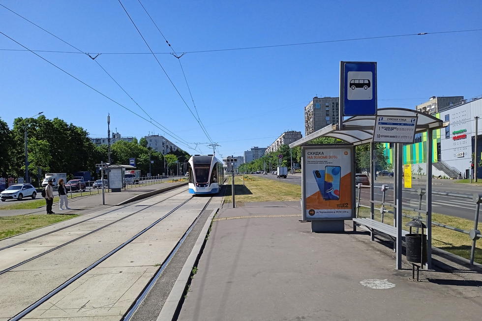 Фотография рекламного носителя, тип: Остановка 1.8x1.2, адрес: Чертановская ул., ост. "Сумская ул.", поз.2, Москва, Россия. Сторона А №936203