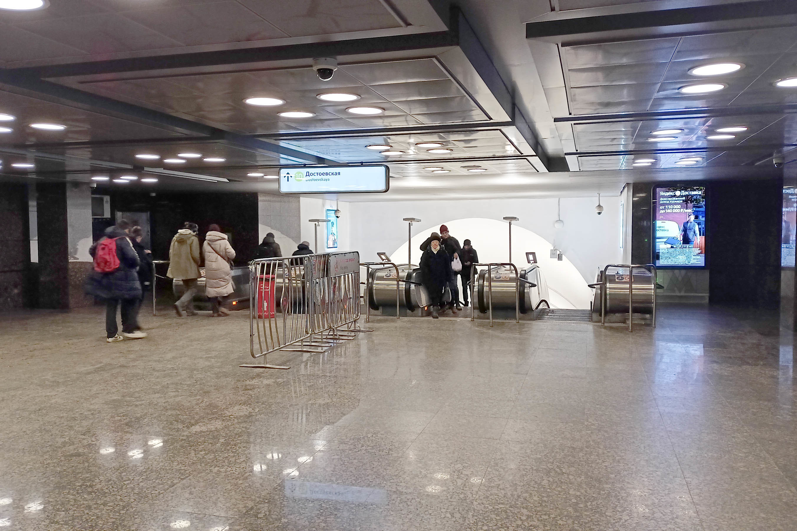 Фотография рекламного носителя, тип: Видеоэкран, адрес: Станция метро «Дубровка», линия Люблинско-Дмитровская, Москва, Россия. Сторона/вариант А1 №1055581