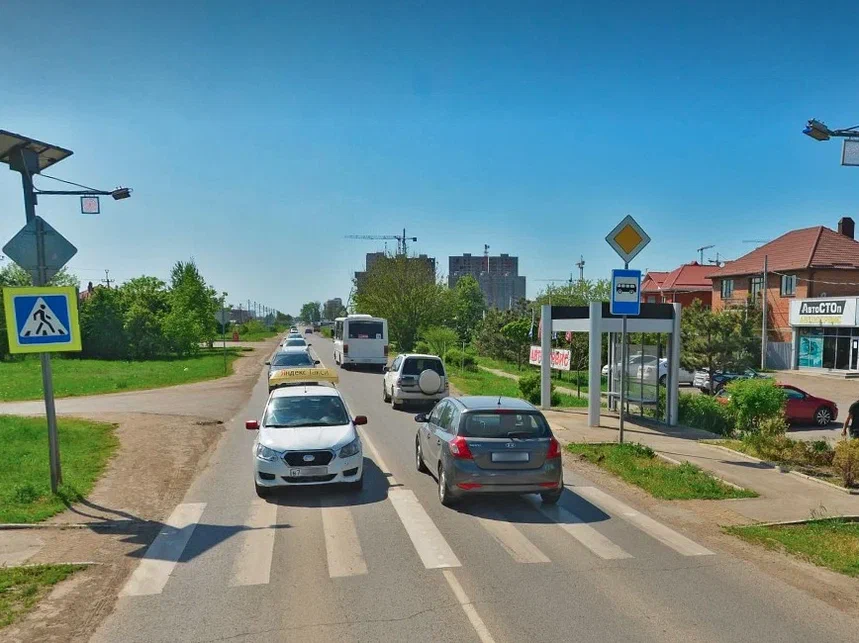 Фотография рекламного носителя, тип: Остановка 1.8x1.2, адрес: Питерская ул., д.18, Краснодар, Краснодарский край, Россия. Сторона А2 №1096545