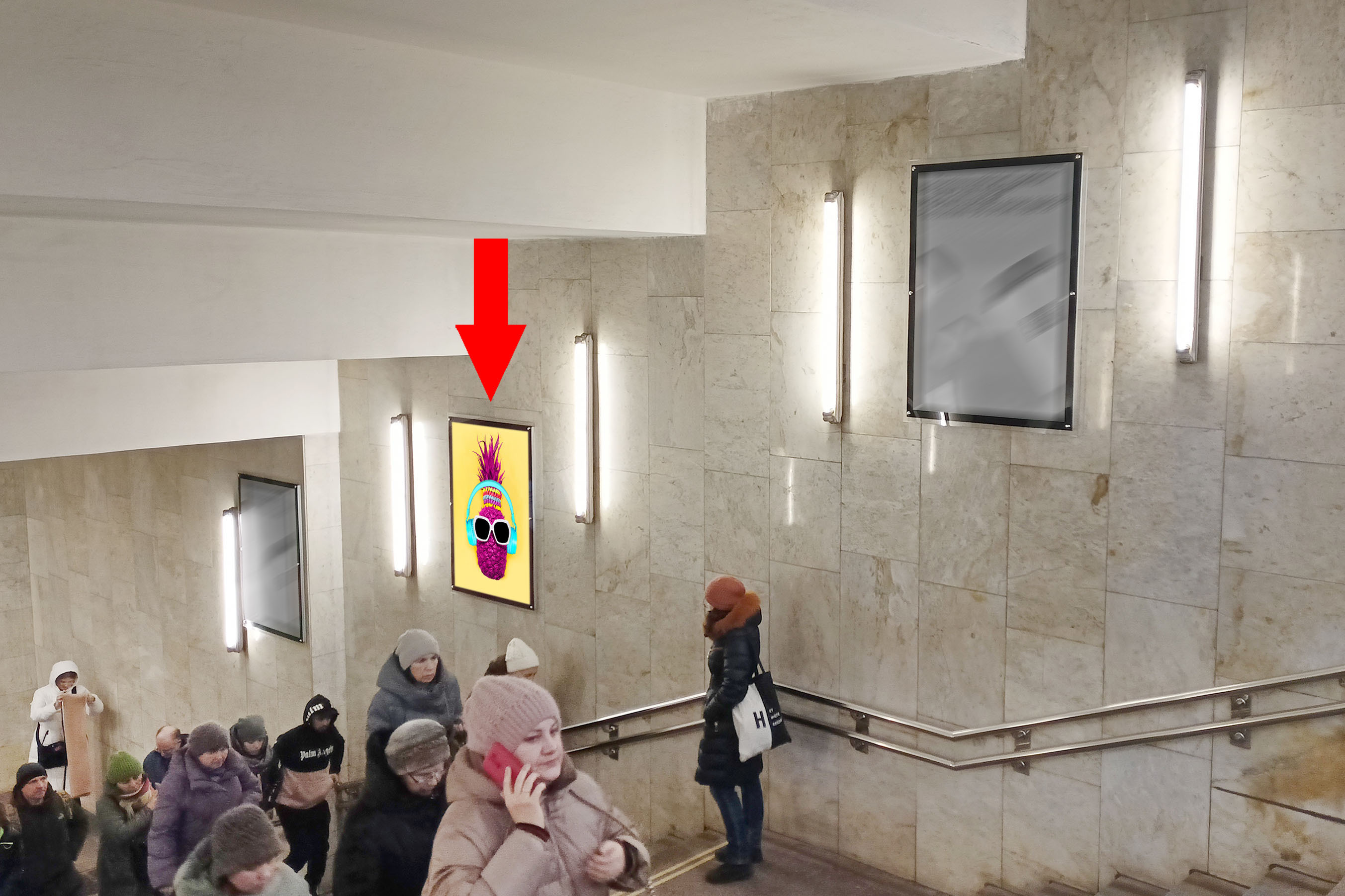 Фотография рекламного носителя, тип: Кристалайт, адрес: Станция метро «Медведково», линия Калужско-Рижская, Москва, Россия. Сторона/вариант A №1055315