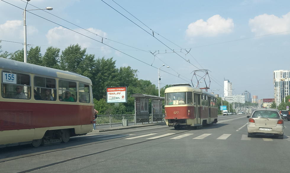 Фотография рекламного носителя, тип: Ситиборд 2.7x3.7, адрес: Челюскинцев ул., д.5 Х Февральской революции ул., Екатеринбург, Свердловская область, Россия. Сторона Б1-Б5 №1024082