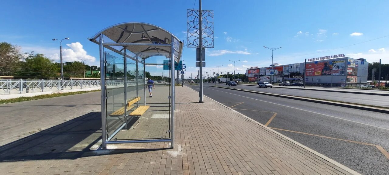 Фотография рекламного носителя, тип: Остановка 1.8x1.2, адрес: Московское ш. Х Парадная ул., д.46, Самара, Самарская область, Россия. Сторона B2 №828739