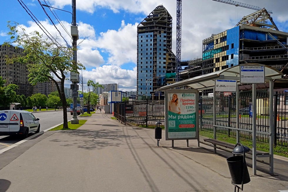 Фотография рекламного носителя, тип: Остановка 1.8x1.2, адрес: Коштоянца ул., д.47, корп.2, Москва, Россия. Сторона А №939027